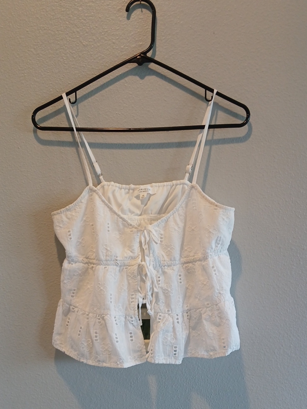 Kirious White Eyelet Tie-Front Camisole Medium Boho Tie Bow Front Rodeo Summer
